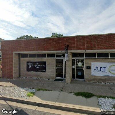 Thumbnail image of the front of a dentist office practice with the name Family Dental Clinic which is located in Paducah, KY